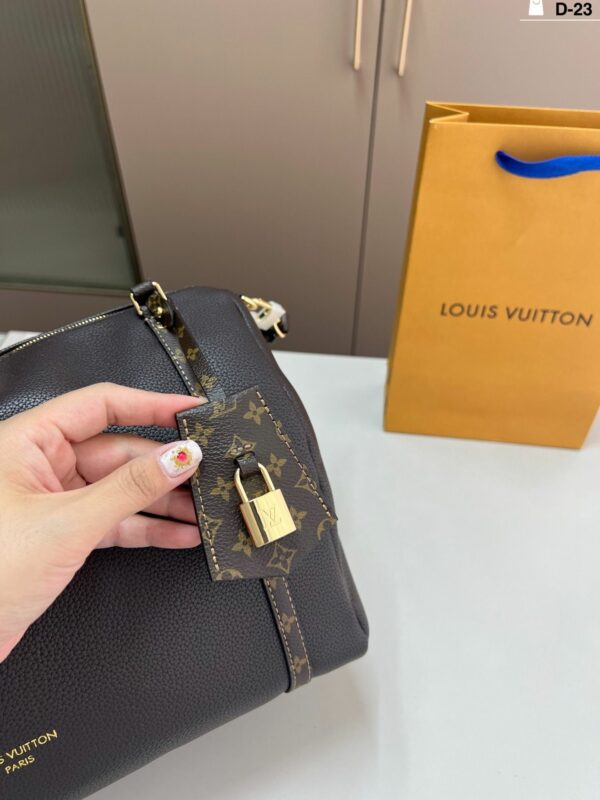 New Collection Fashion LV Handbag L2100