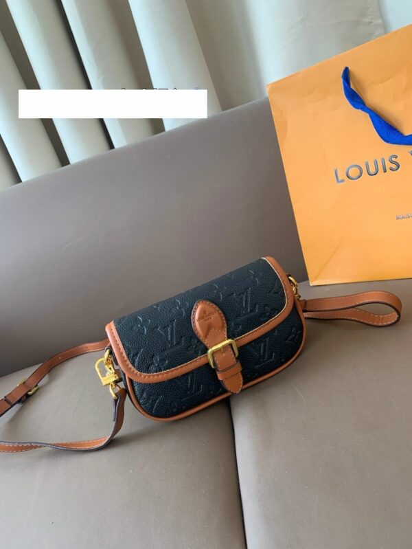 New Collection Fashion LV Handbag L2104