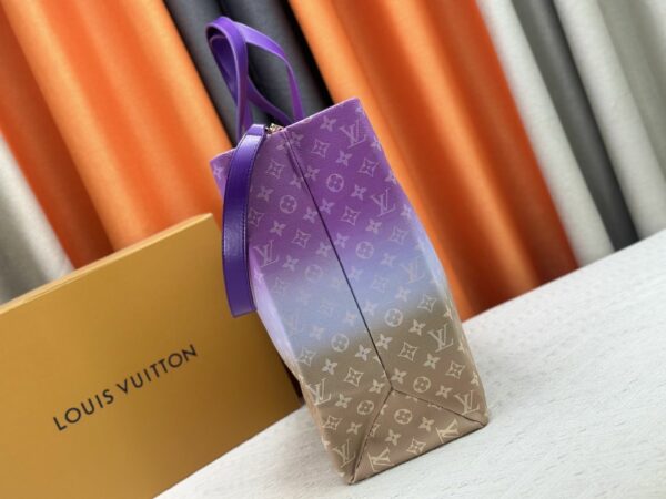 Luxury LV Handbag M24457.1