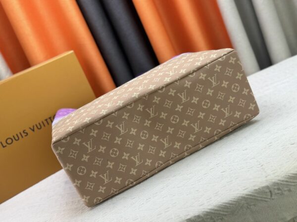 Luxury LV Handbag M24457.1