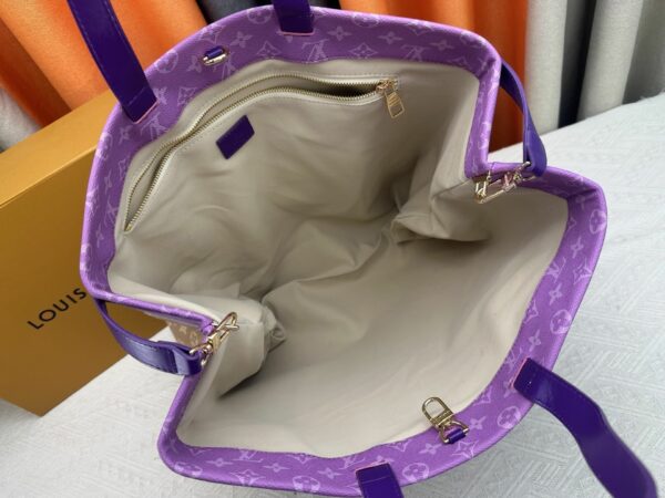 Luxury LV Handbag M24457.1