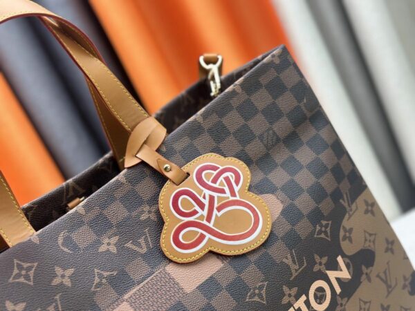 Luxury LV Handbag M24457.2