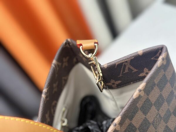 Luxury LV Handbag M24457.2