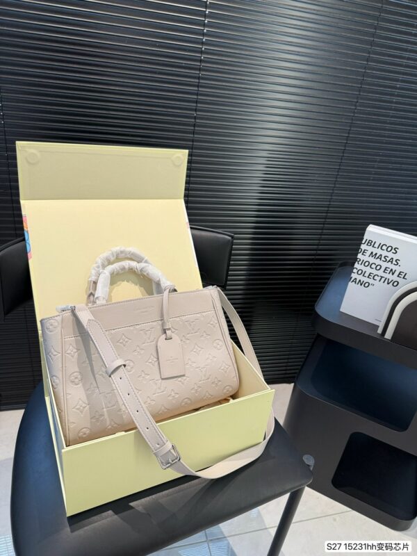 New Collection Fashion LV Handbag L2108