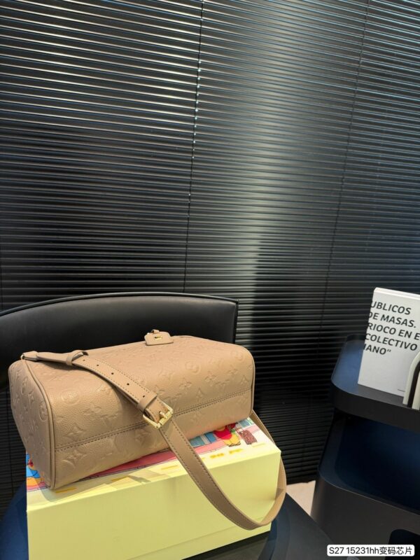 New Collection Fashion LV Handbag L2108
