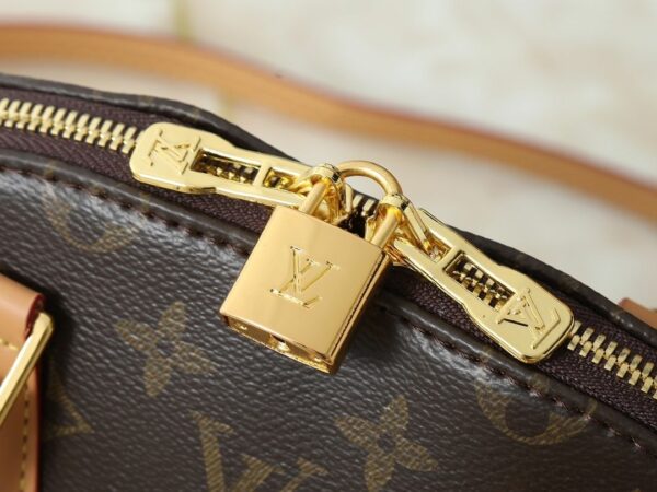 Luxury LV Handbag M53151