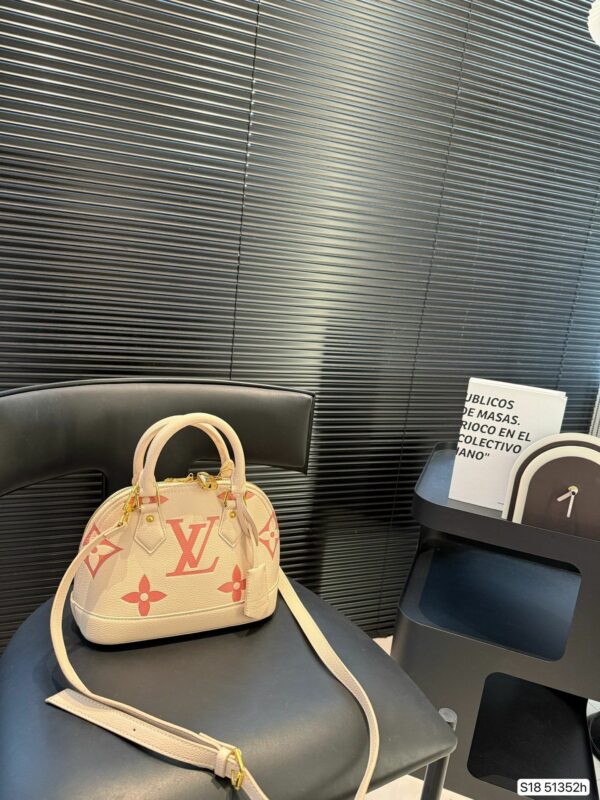 New Collection Fashion LV Handbag L2109