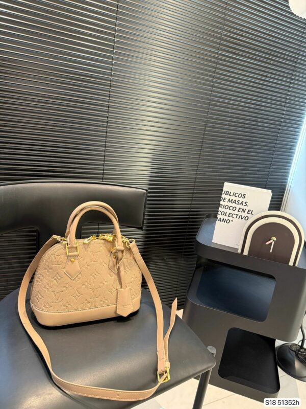 New Collection Fashion LV Handbag L2109