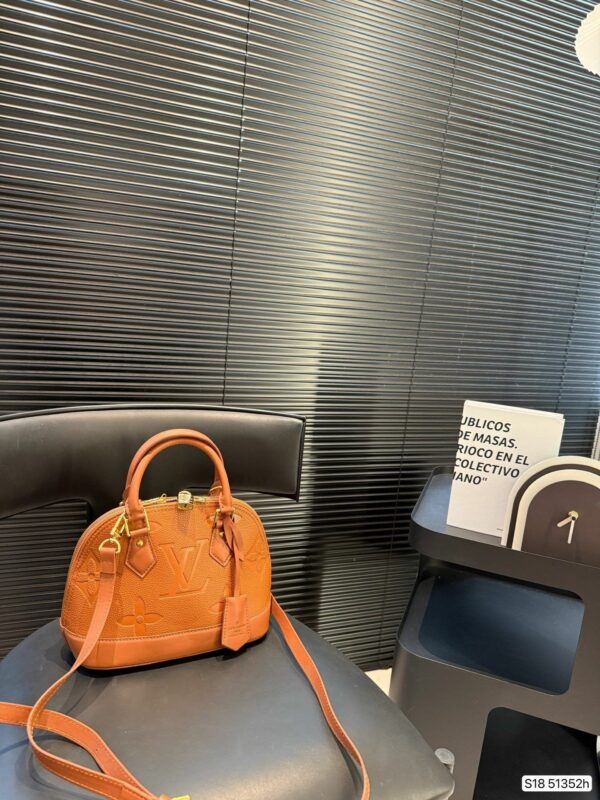 New Collection Fashion LV Handbag L2109.2