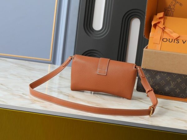 Luxury LV Handbag M12147