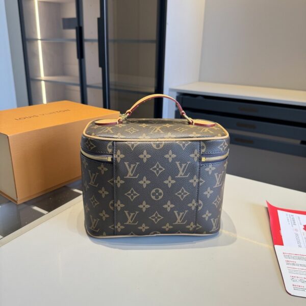 New Collection Fashion LV Handbag L2111