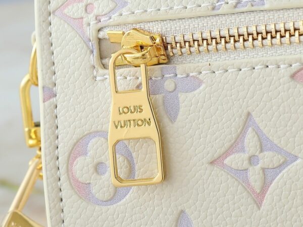 Luxury LV Handbag M25682