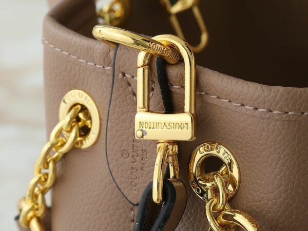 Luxury LV Handbag M11283