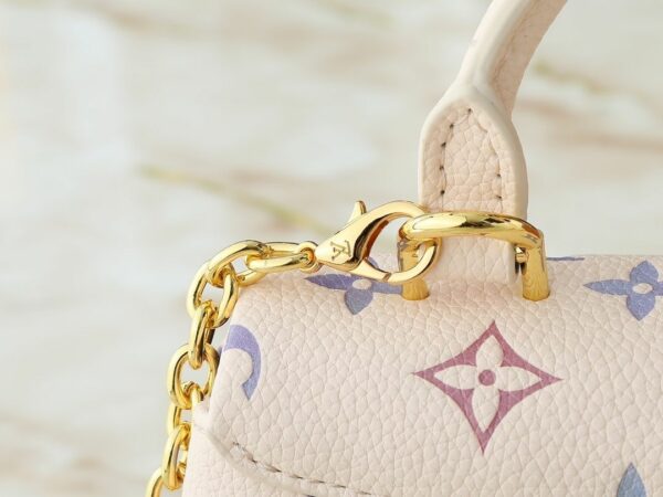 Luxury LV Handbag M25596