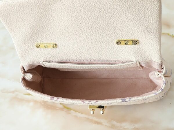 Luxury LV Handbag M25596