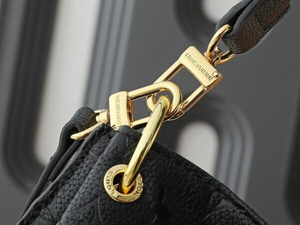 Luxury LV Handbag M40781