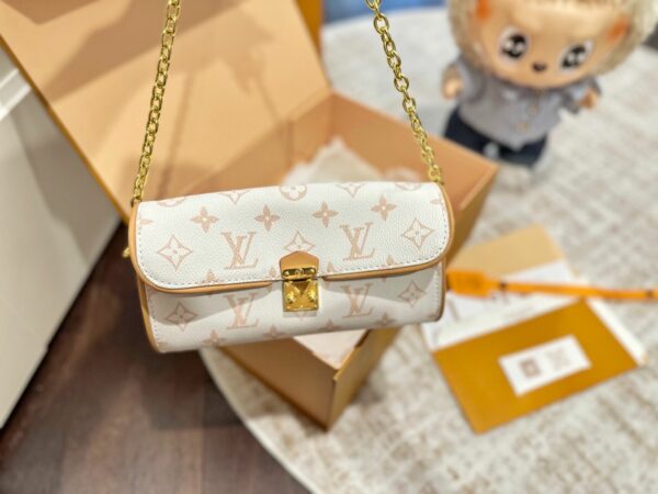 New Collection Fashion LV Handbag L2124