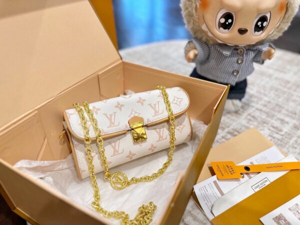 New Collection Fashion LV Handbag L2124