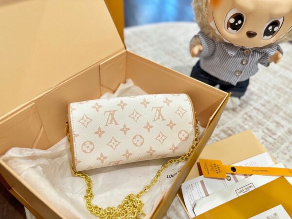 New Collection Fashion LV Handbag L2124