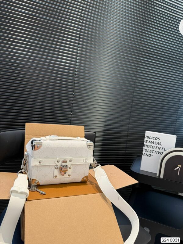 New Collection Fashion LV Handbag L2127