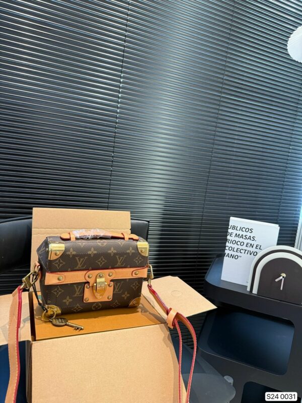 New Collection Fashion LV Handbag L2127