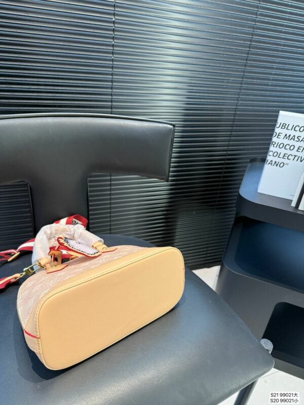 New Collection Fashion LV Handbag L2128