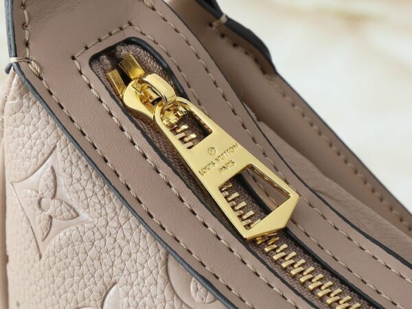 Luxury LV Handbag M12939.1
