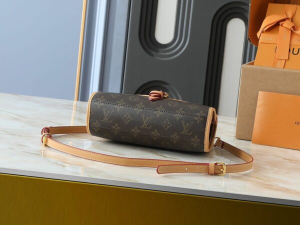Luxury LV Handbag M44919