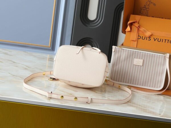 Luxury LV Handbag M14401-M44022