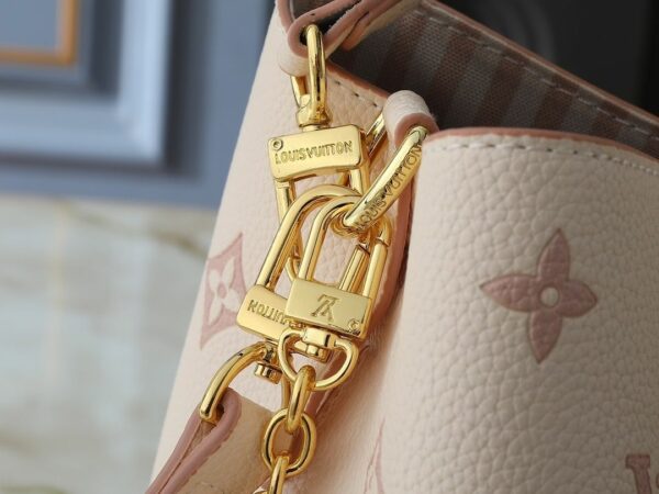 Luxury LV Handbag M14401-M44022