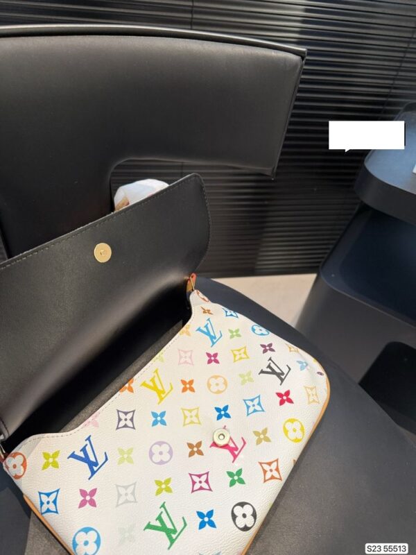 New Collection Fashion LV Handbag L1826