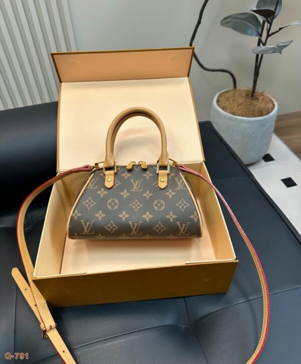Stylish Fashion Carry LV Handbag L1788