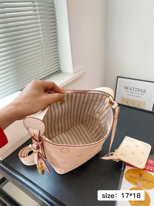 New Collection Fashion LV Handbag L1757