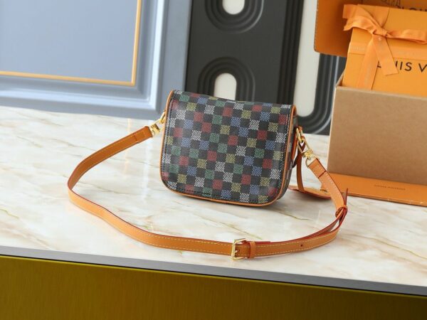 Stylish Fashion Carry L*V Handbag 1642 Stylish Fashion Carry L*V Handbag 1642
