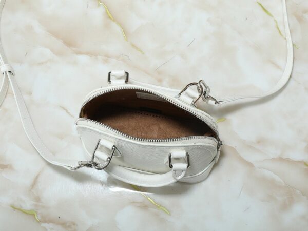 Stylish Fashion Carry L*V Handbag 1641 Stylish Fashion Carry L*V Handbag 1641
