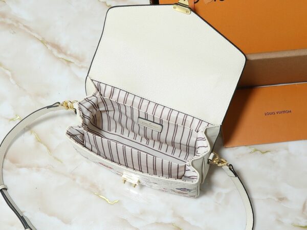 Stylish Fashion Carry L*V Handbag 1626 Stylish Fashion Carry L*V Handbag 1626