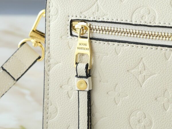 Stylish Fashion Carry L*V Handbag 1626 Stylish Fashion Carry L*V Handbag 1626