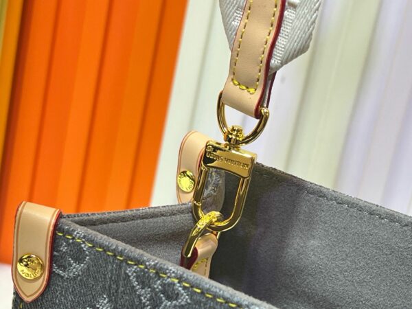 Stylish Fashion Carry L*V Handbag 1621