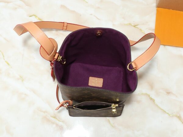 New Collection Fashion L*V Handbag 1600