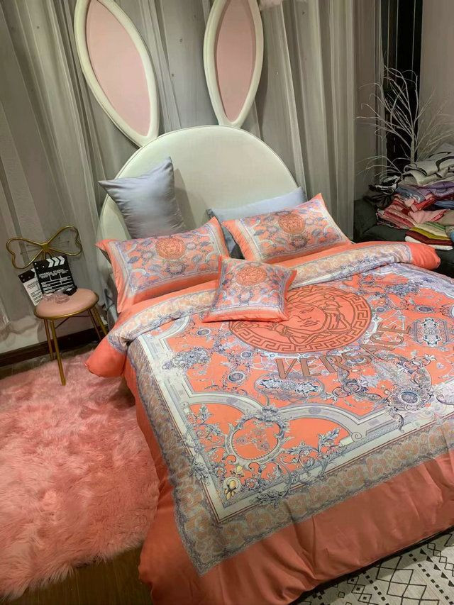 Luxury Brand Versace Type Bedding Sets 054 Luxury Brand Versace Type Bedding Sets 054