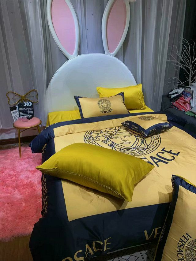 Luxury Brand Versace Type Bedding Sets 053 Luxury Brand Versace Type Bedding Sets 053