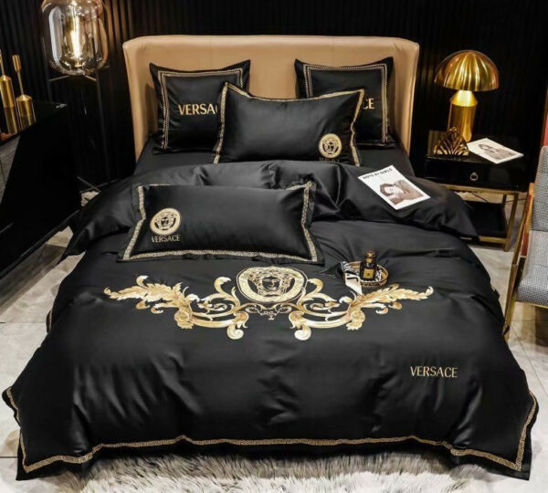 Luxury Brand Versace Type Bedding Sets 038