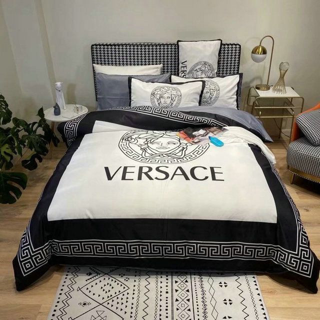 Luxury Brand Versace Type Bedding Sets 006 Luxury Brand Versace Type Bedding Sets 006