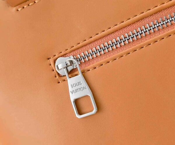 Luxury LV Handbag M46018