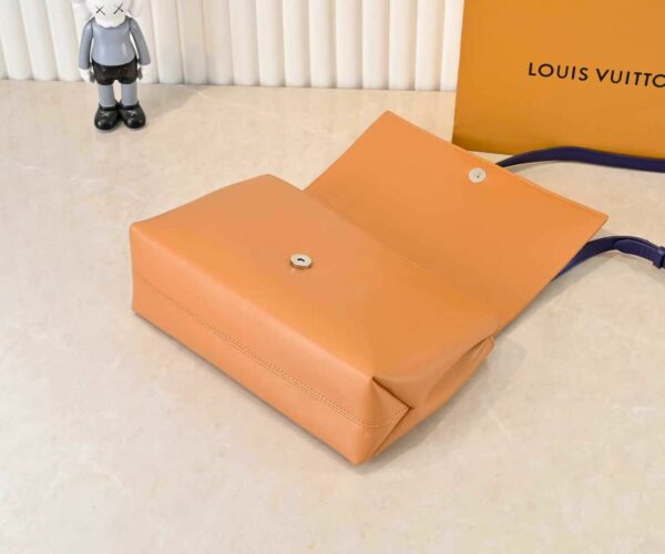 Luxury LV Handbag M46018
