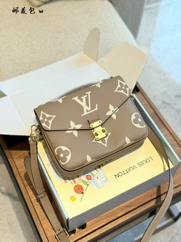 New Collection Fashion LV Handbag L2143