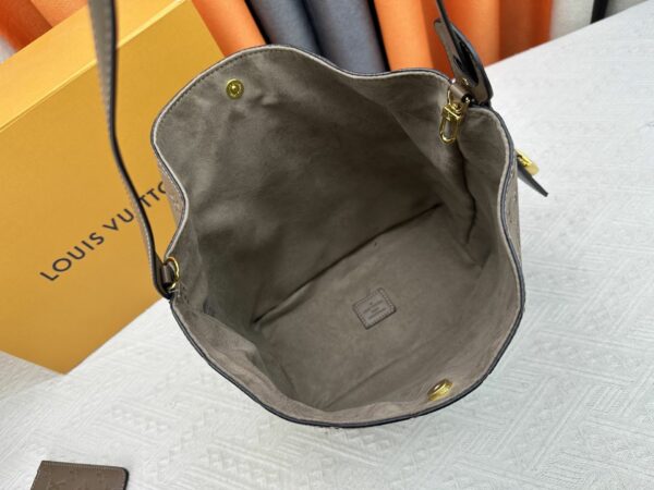 Luxury LV Handbag M25823