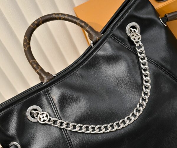 Luxury LV Handbag M25522