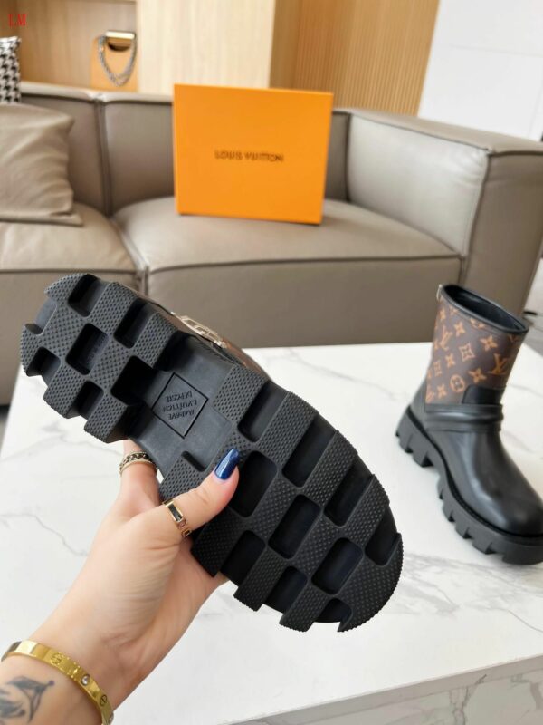 New Collection Fashion Women LV Shoes 1000