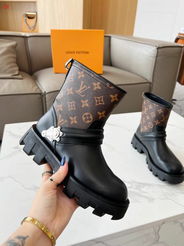 New Collection Fashion Women LV Shoes 1000